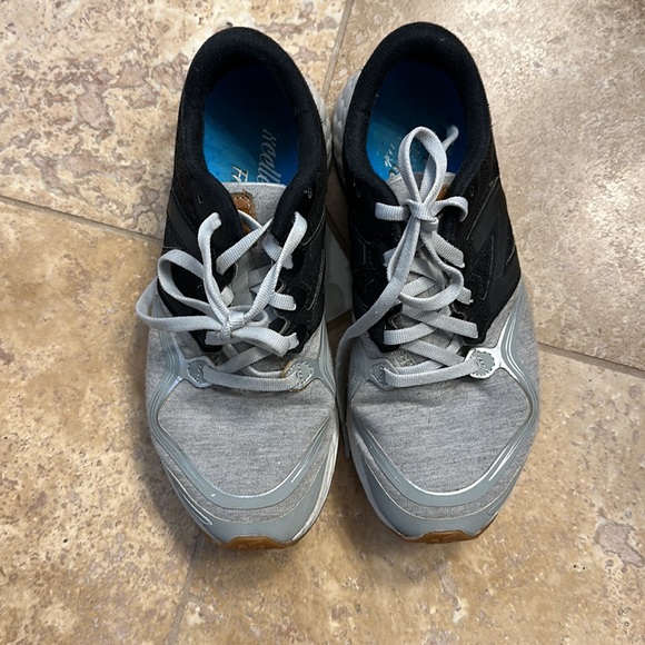 New Balance Fresh Foam zante grey sweatshirt and black size 4 or women’s 5.5 - Picture 2 of 6